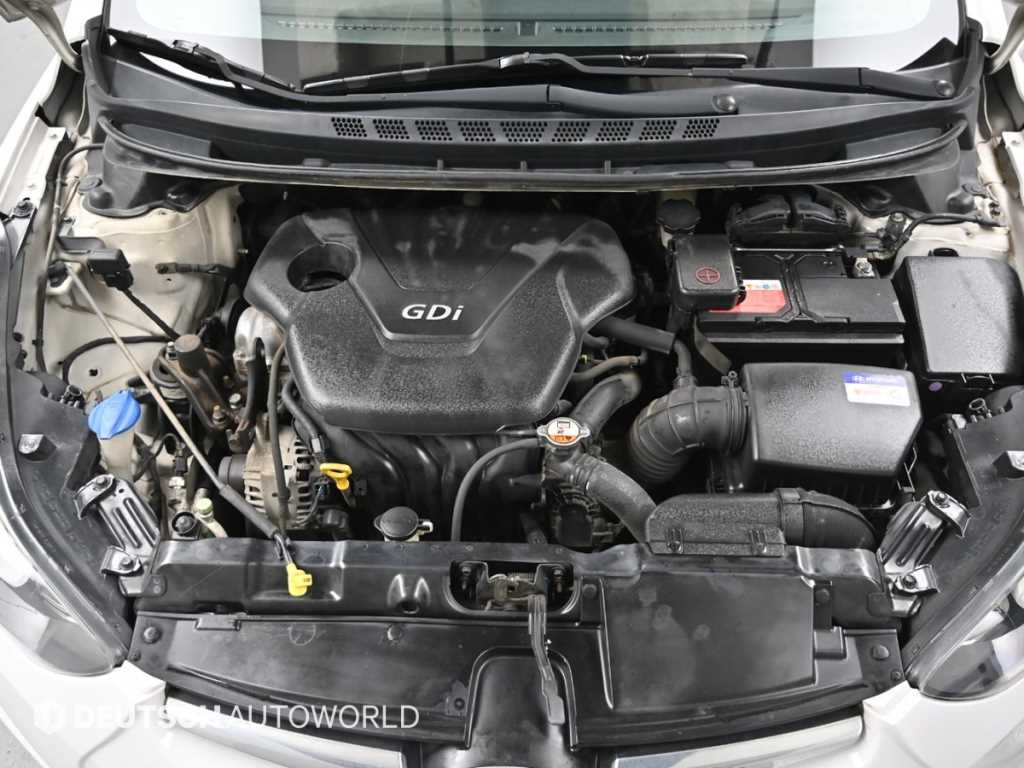 HYUNDAI Avante - Vista 6