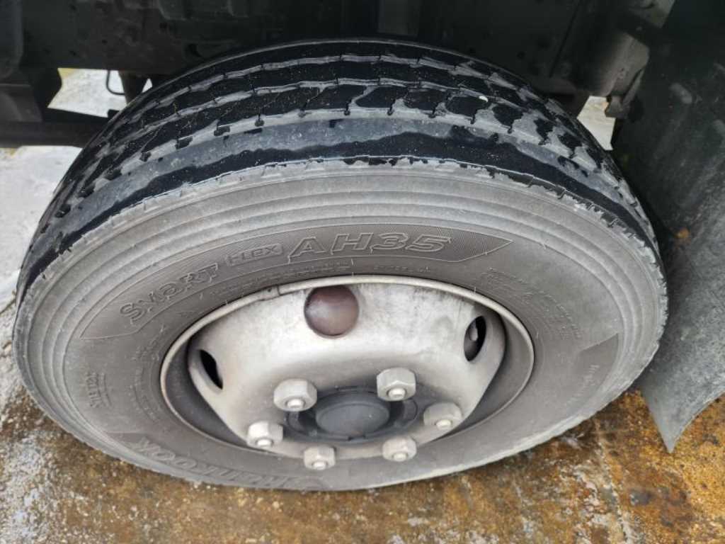 medium and large cargo truck - Vista 4