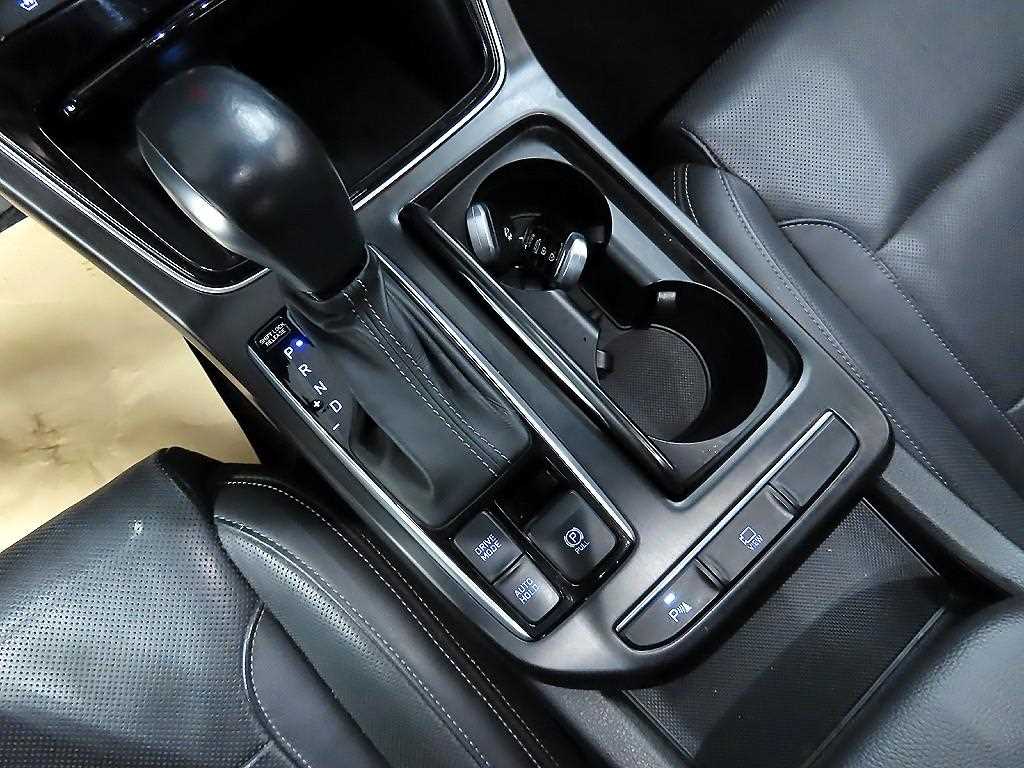 HYUNDAI Grandeur - Vista 10