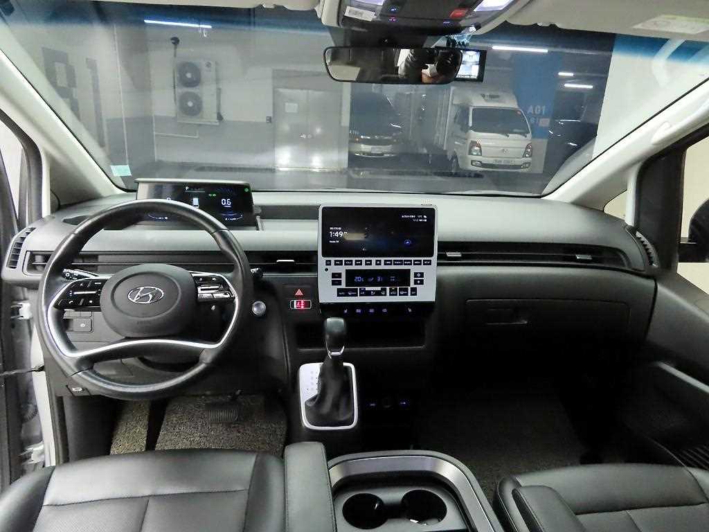 HYUNDAI Staria - Vista 7