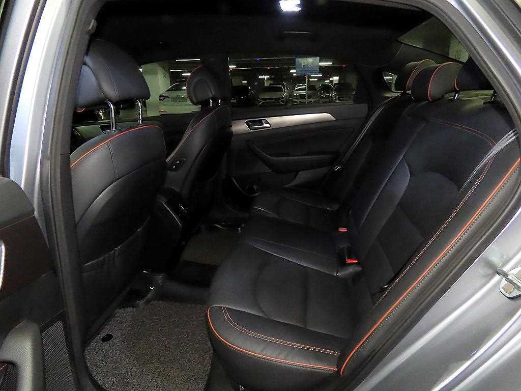 HYUNDAI Sonata - Vista 7