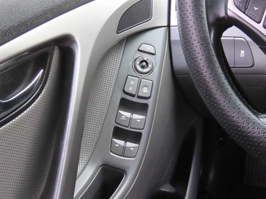 HYUNDAI Avante 2013 Gris - Importación desde Corea - HF Imports Iquique - Foto 14