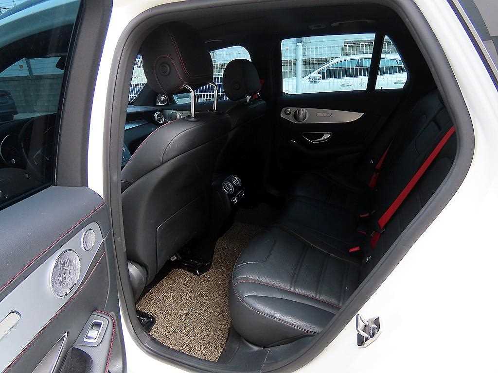 Mercedes Benz GLC Class - Vista 6