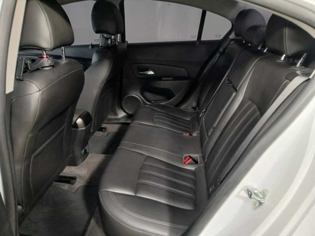 Chevrolet Cruise - Vista 7