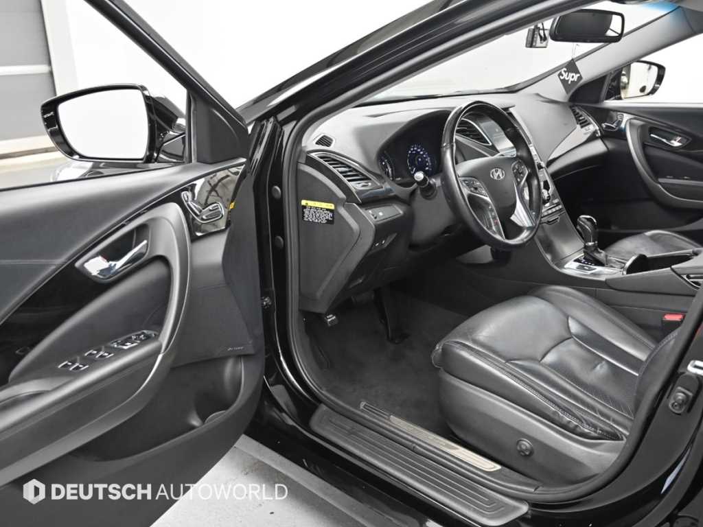 HYUNDAI Grandeur - Vista 11