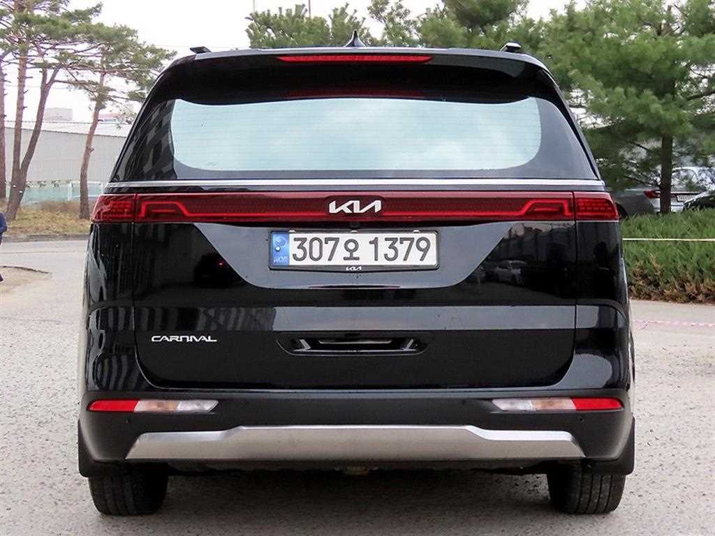 KIA Carnival - Vista 4