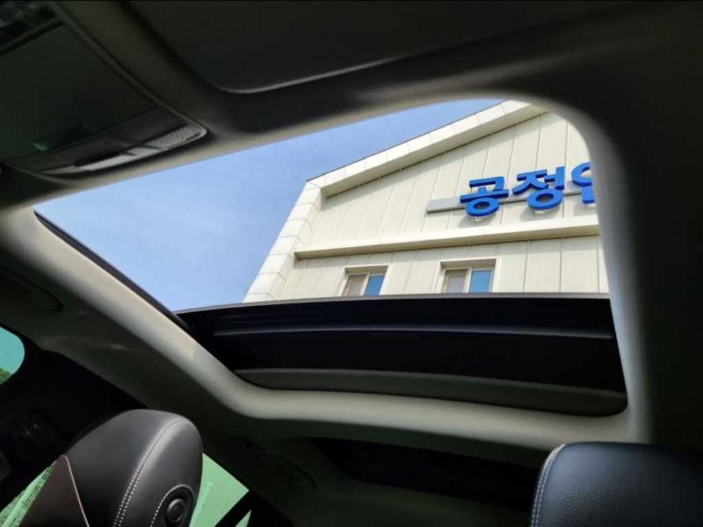 Mercedes Benz GLC Class - Vista 12