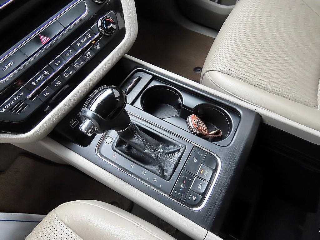 KIA Carnival - Vista 11