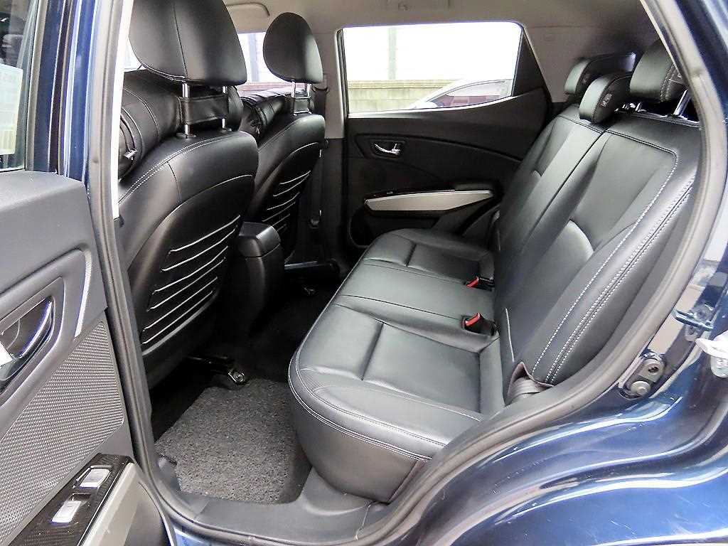 Ssangyong Tivoli - Vista 6