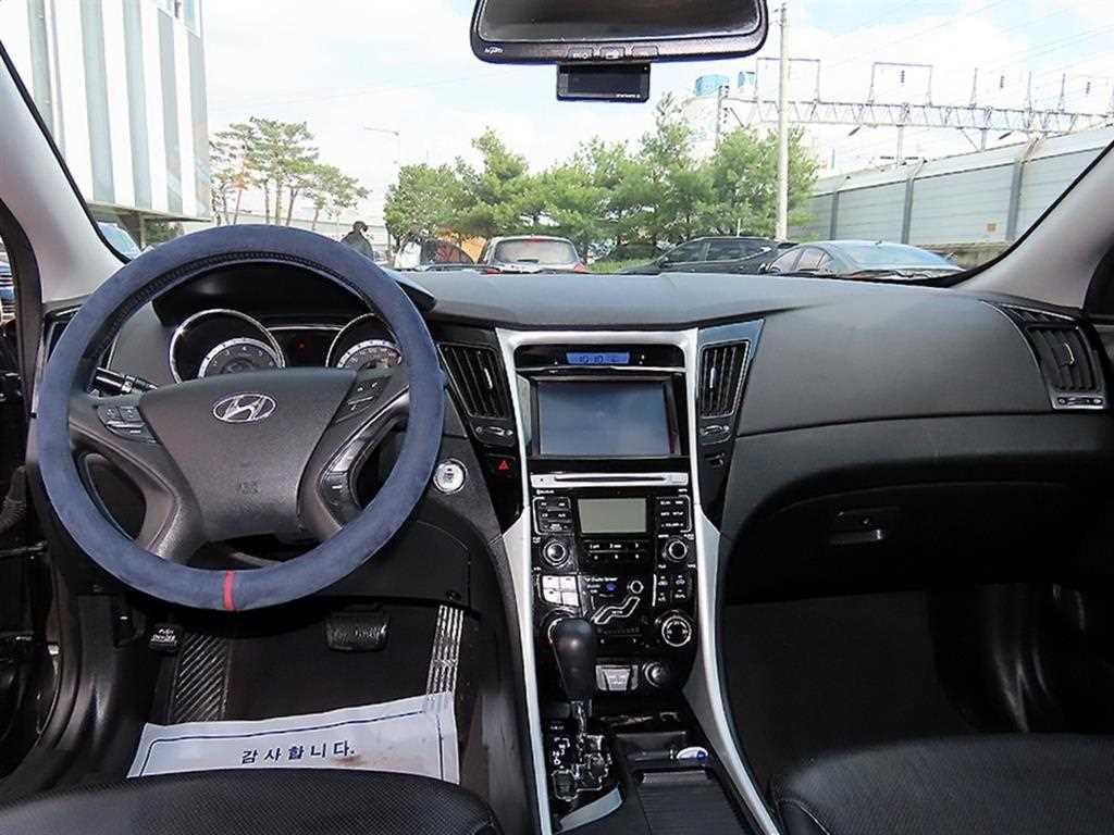 HYUNDAI Sonata - Vista 7