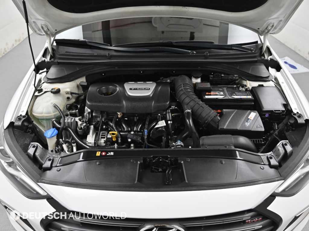 HYUNDAI Avante - Vista 6