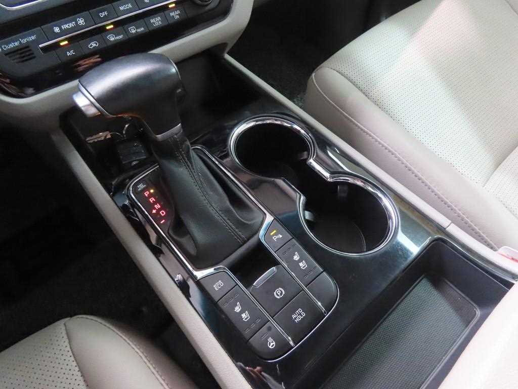 KIA Carnival - Vista 12