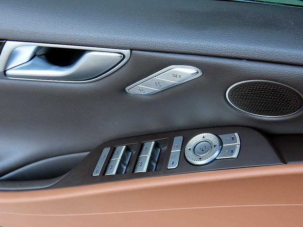 Genesis G80 - Vista 12