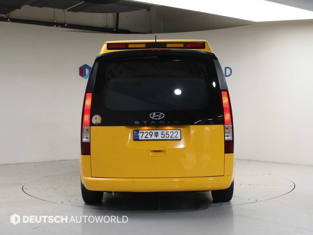 HYUNDAI Staria - Vista 4