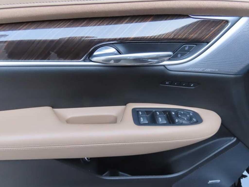 Cadillac XT6 - Vista 7