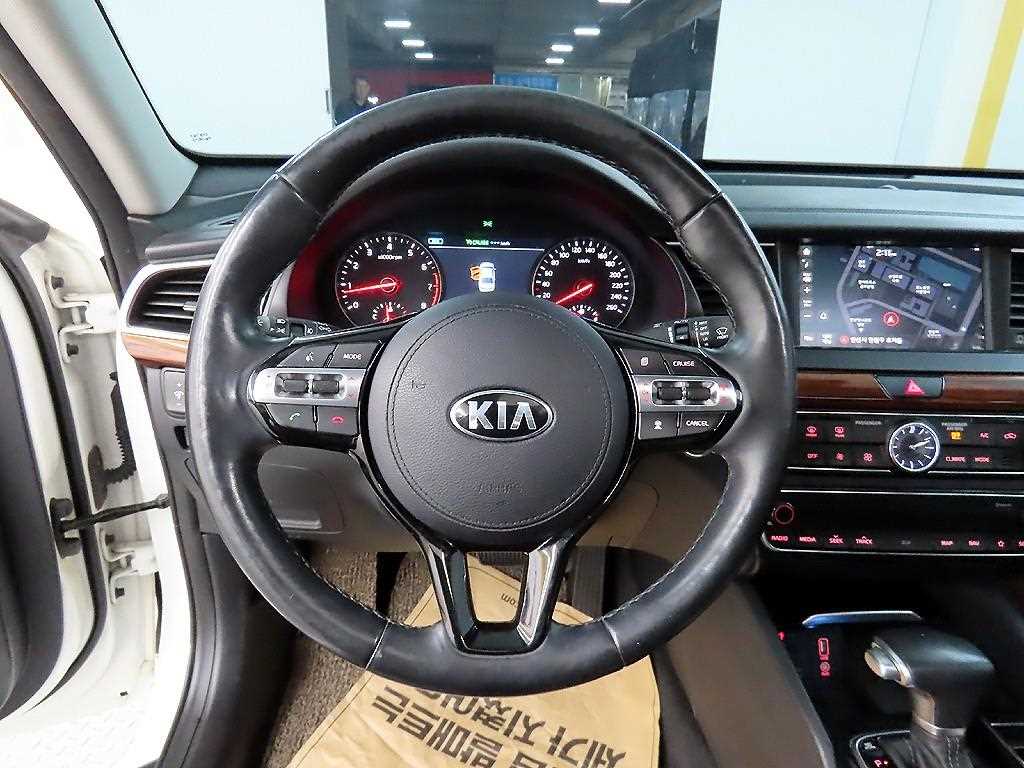 KIA K7 - Vista 9