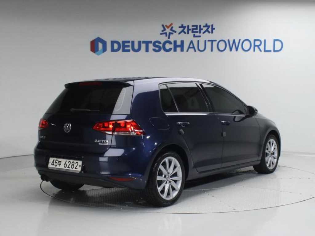 Volkswagen Golf - Vista 2