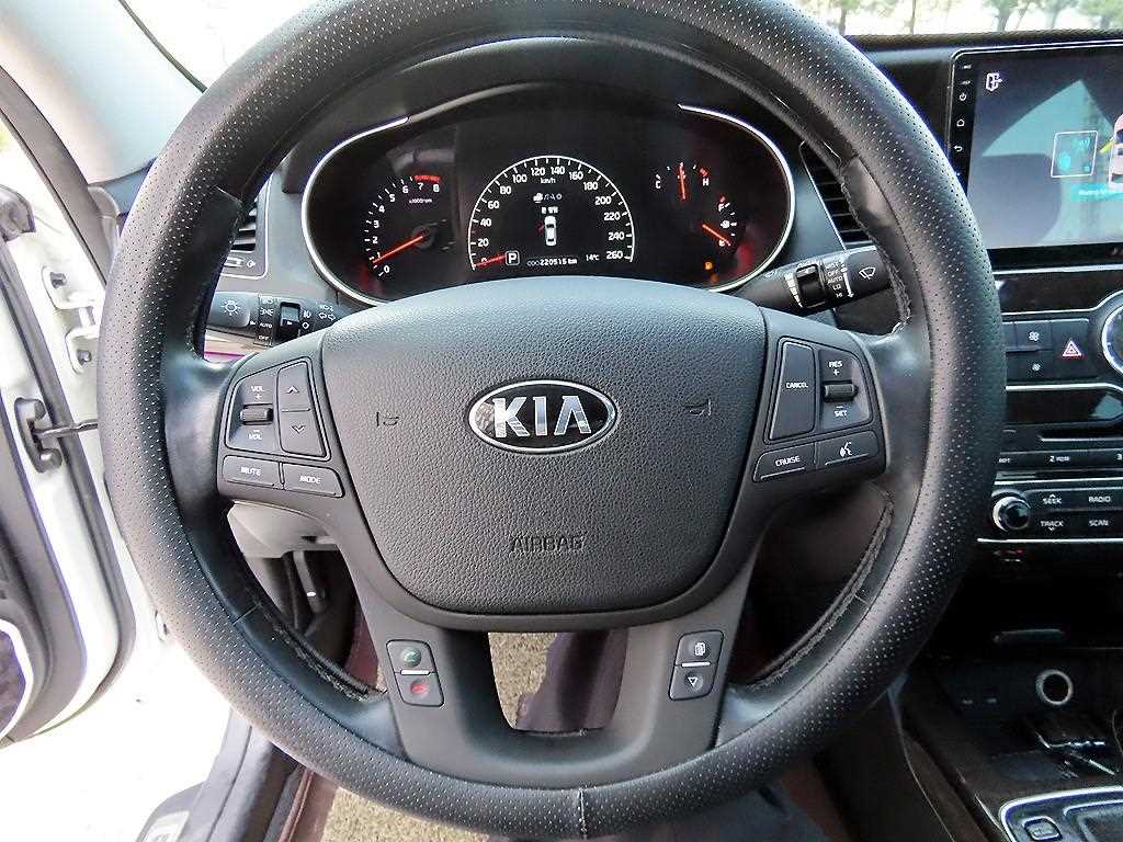 KIA K7 - Vista 8