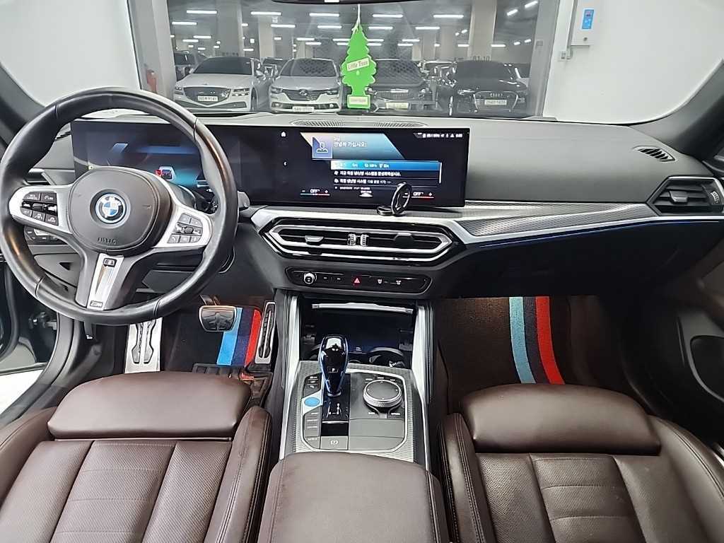 BMW i4 - Vista 7