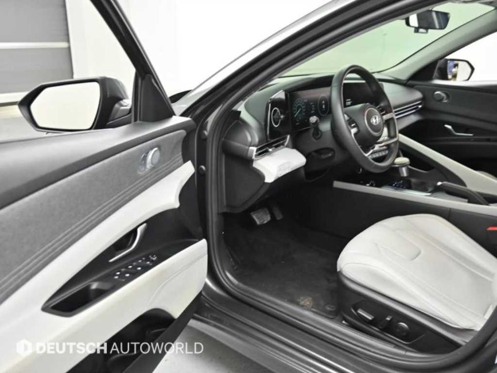 HYUNDAI Avante - Vista 11