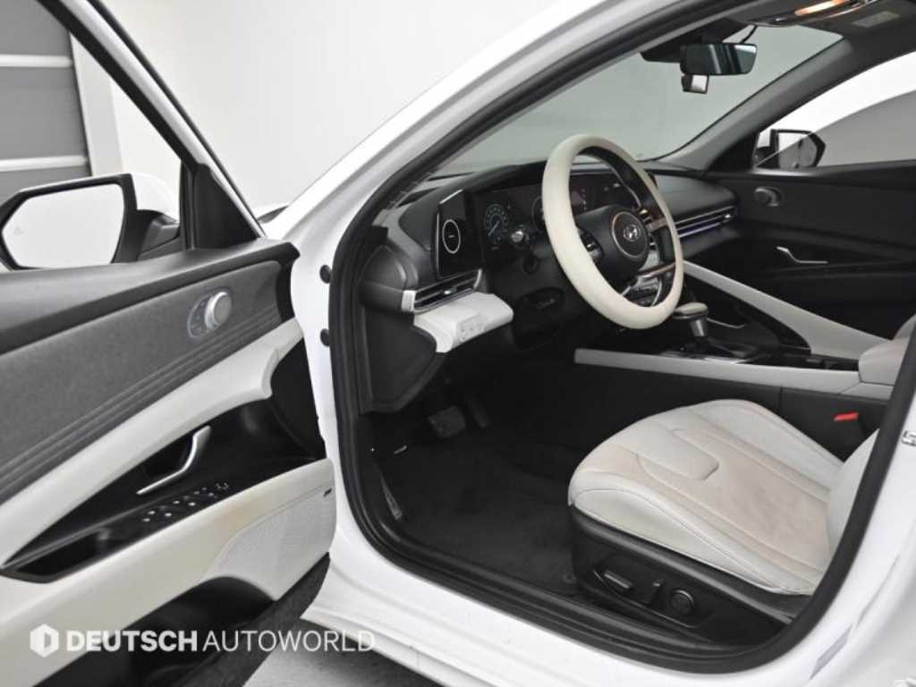 HYUNDAI Avante - Vista 11