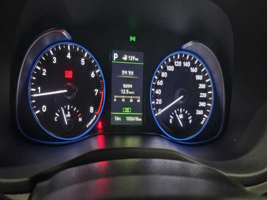 HYUNDAI Kona - Vista 2