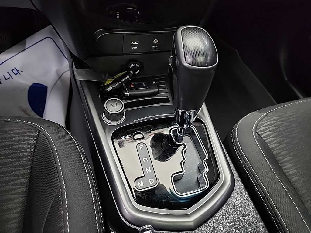 Ssangyong Tivoli - Vista 8