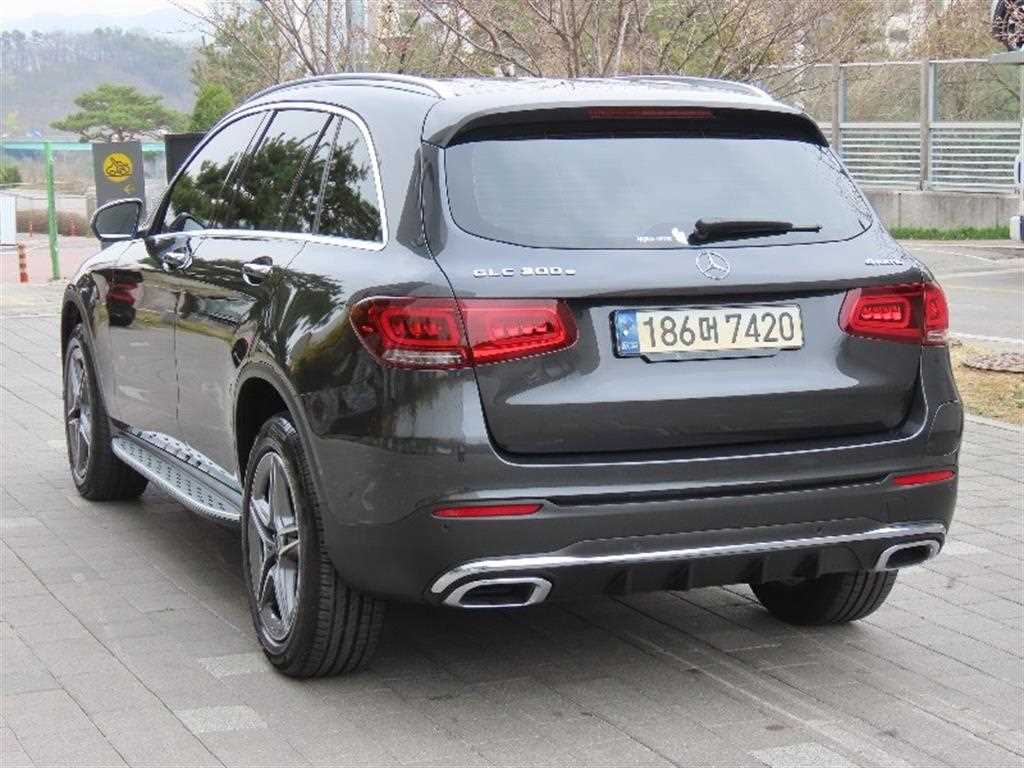Mercedes Benz GLC Class - Vista 4