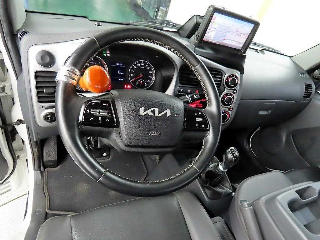 KIA Bongo 3 Truck - Vista 8