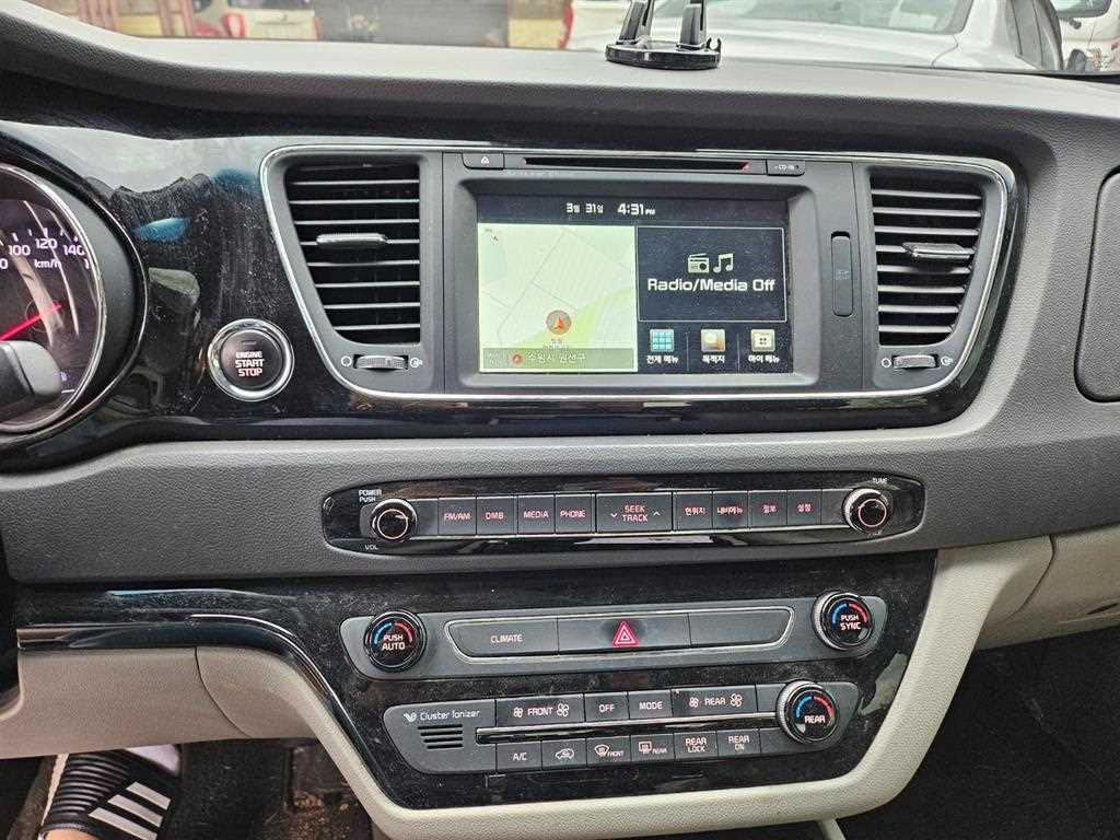 KIA Carnival 2016 Gris - Importación desde Corea - HF Imports Iquique - Foto 14