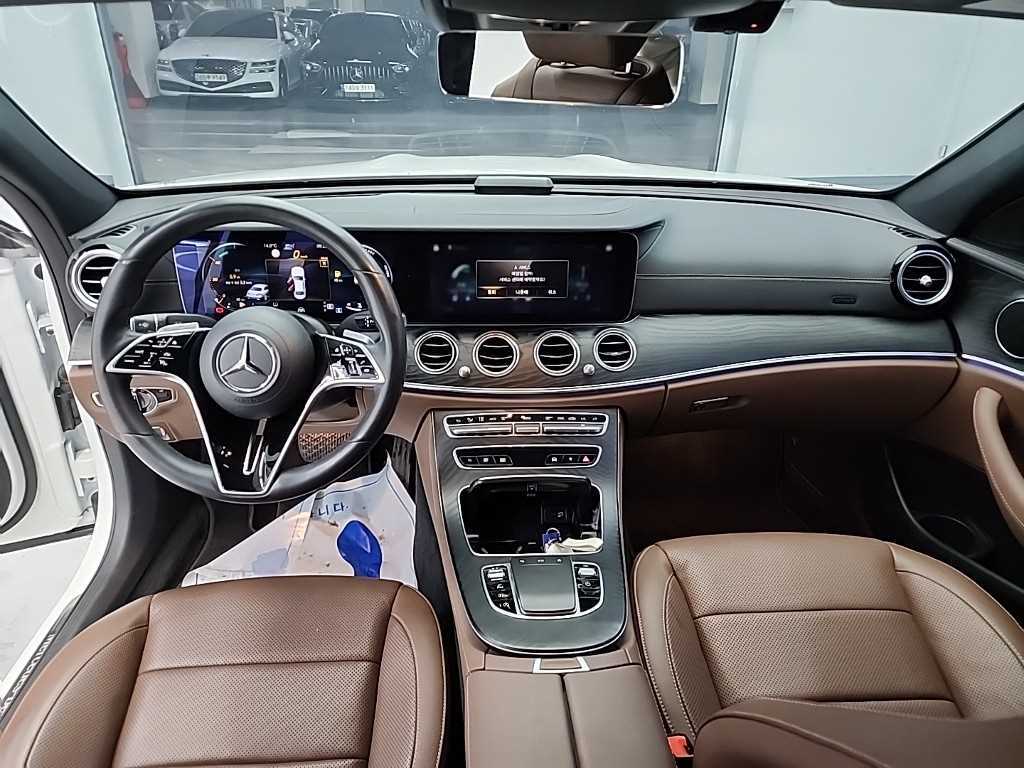 Mercedes Benz E class - Vista 7