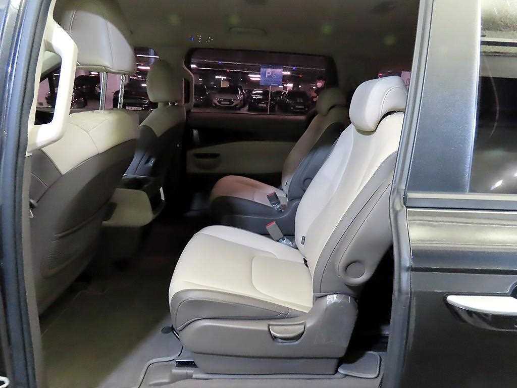 KIA Carnival - Vista 7