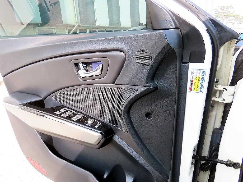 Ssangyong Tivoli - Vista 11