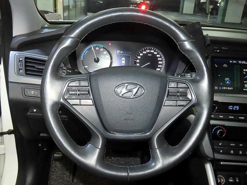 HYUNDAI Sonata - Vista 8