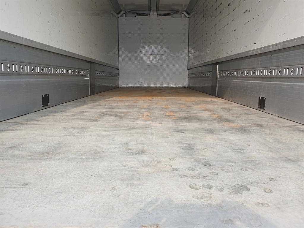 medium and large cargo truck - Vista 7