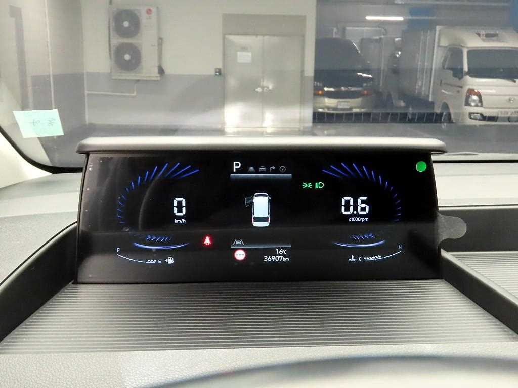 HYUNDAI Staria - Vista 5