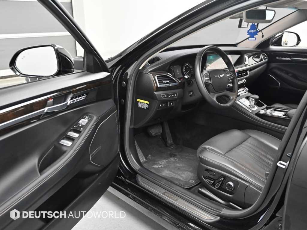 Genesis G90 - Vista 11