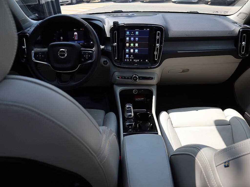 Volvo XC40 - Vista 5