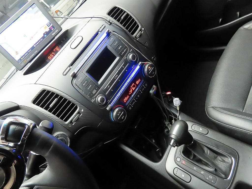 KIA K3 2015 Plateado - Importación desde Corea - HF Imports Iquique - Foto 16