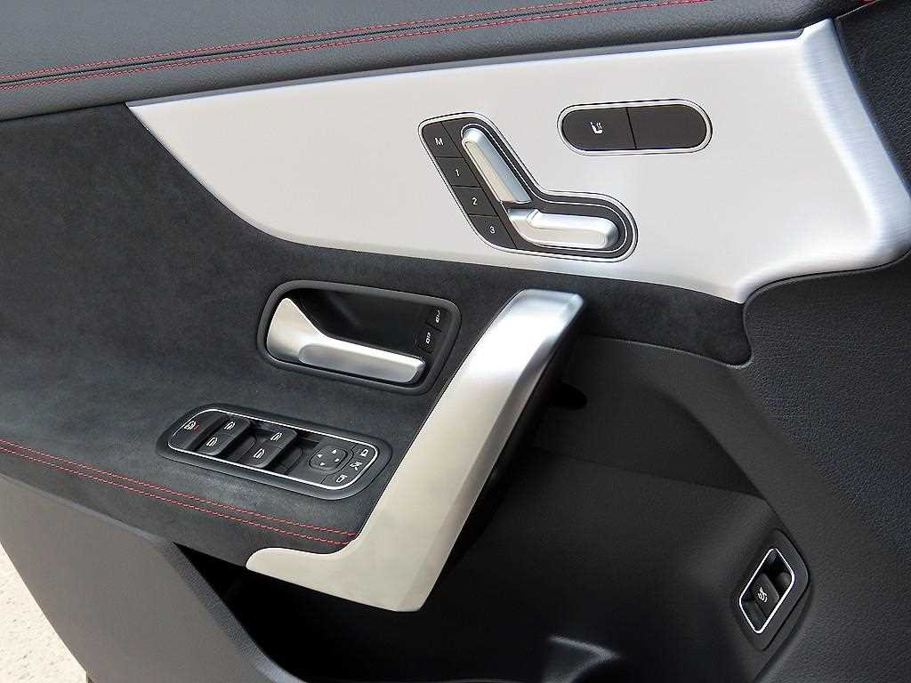 Mercedes Benz CLA Class - Vista 12