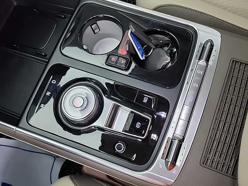 KIA Carnival - Vista 8