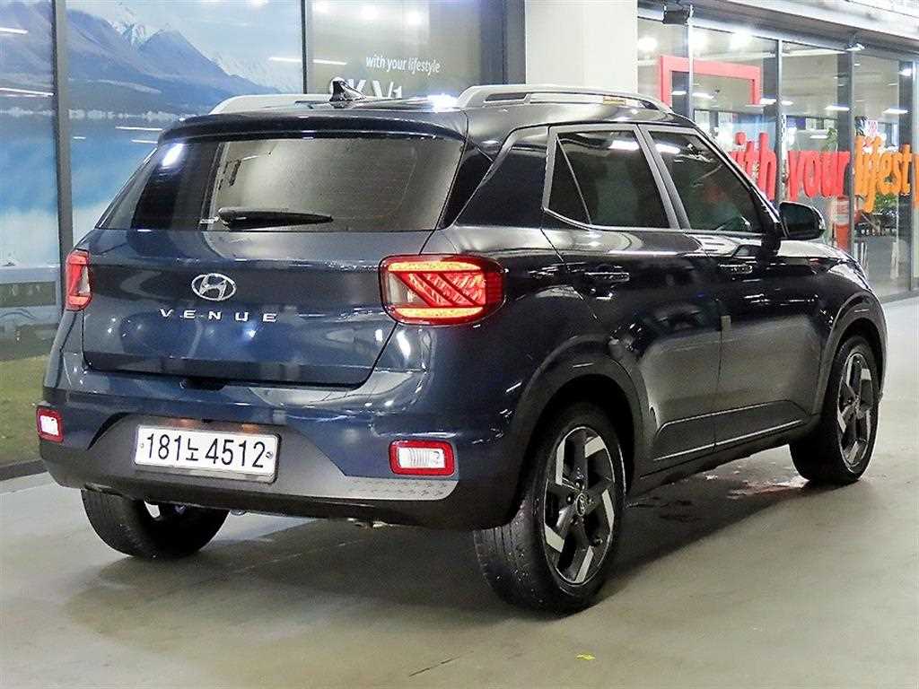 HYUNDAI Venue - Vista 4