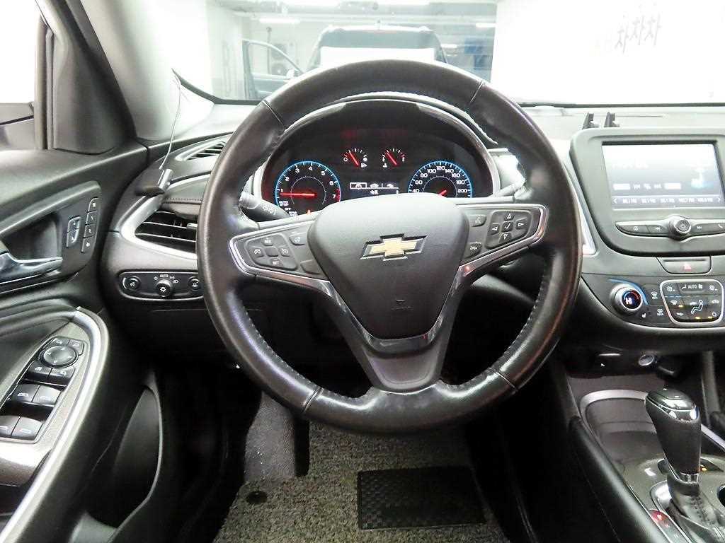 Chevrolet Malibu - Vista 8