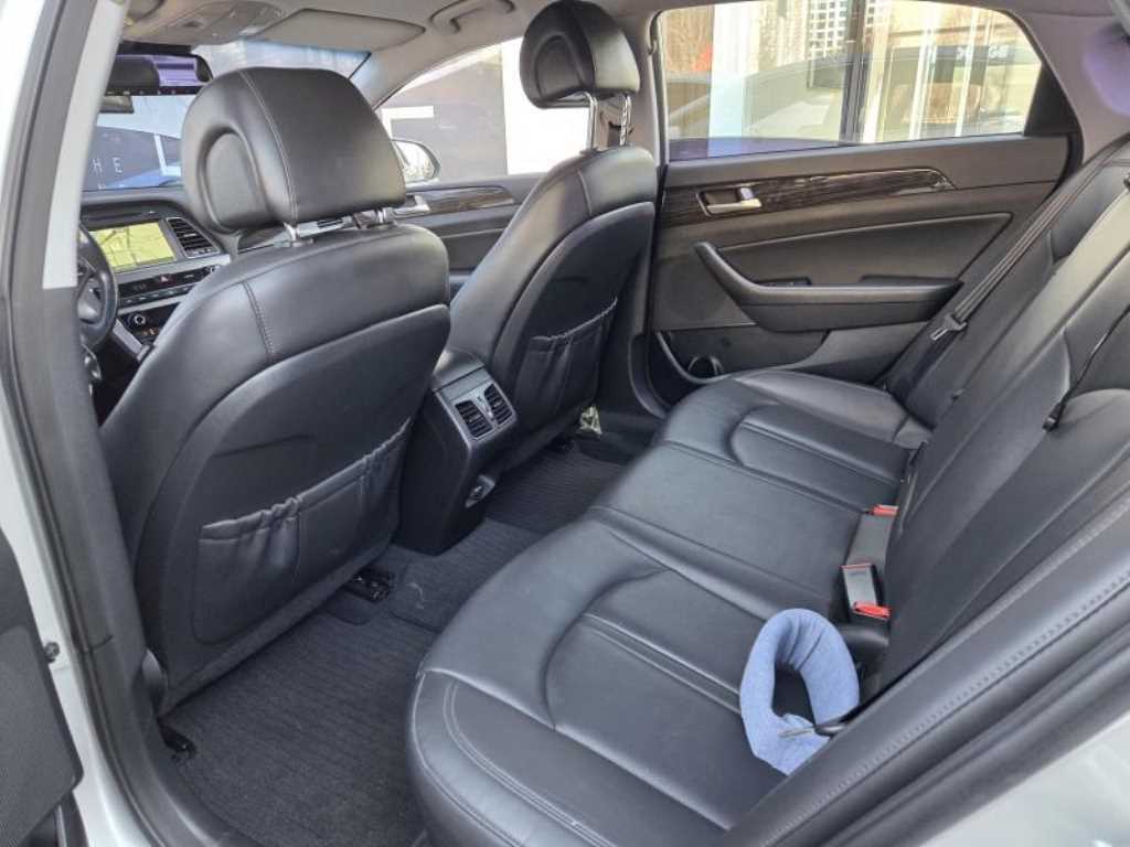 HYUNDAI Sonata - Vista 12