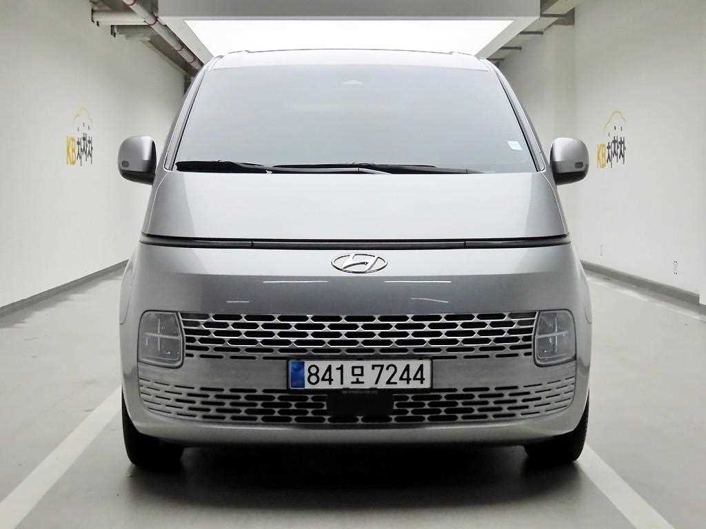 HYUNDAI Staria - Vista 2