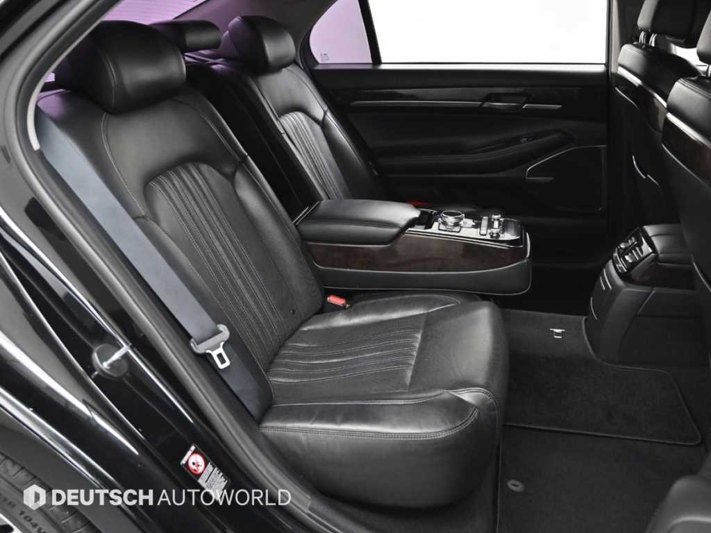 Genesis EQ900 - Vista 12