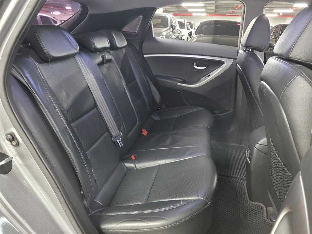 HYUNDAI i30 - Vista 8