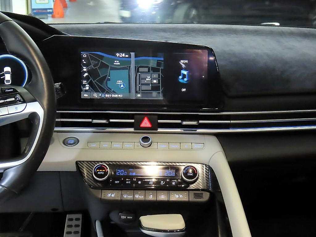 HYUNDAI Avante - Vista 11