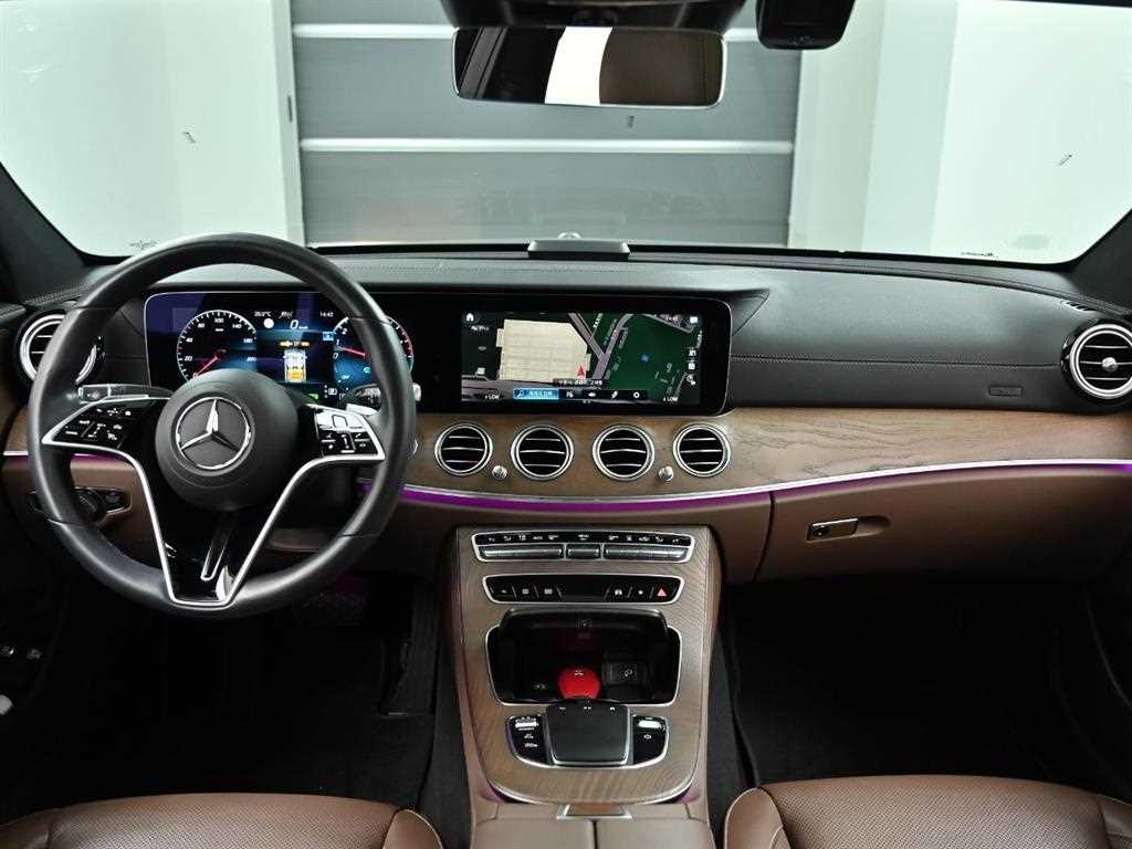 Mercedes Benz E class - Vista 7