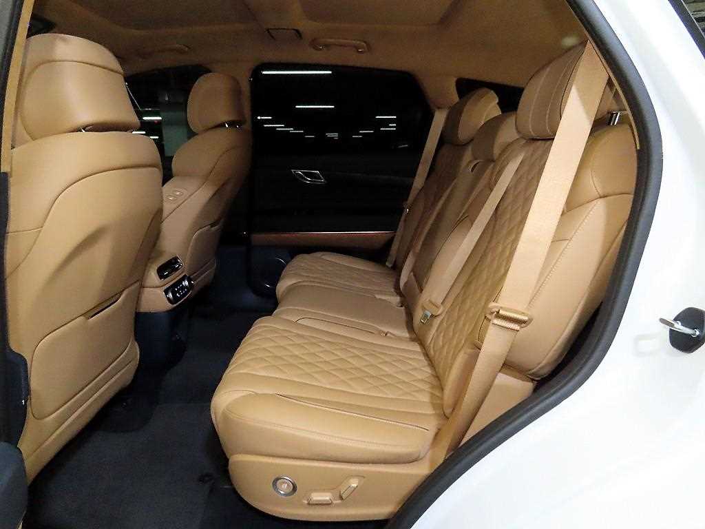 Genesis GV80 - Vista 7